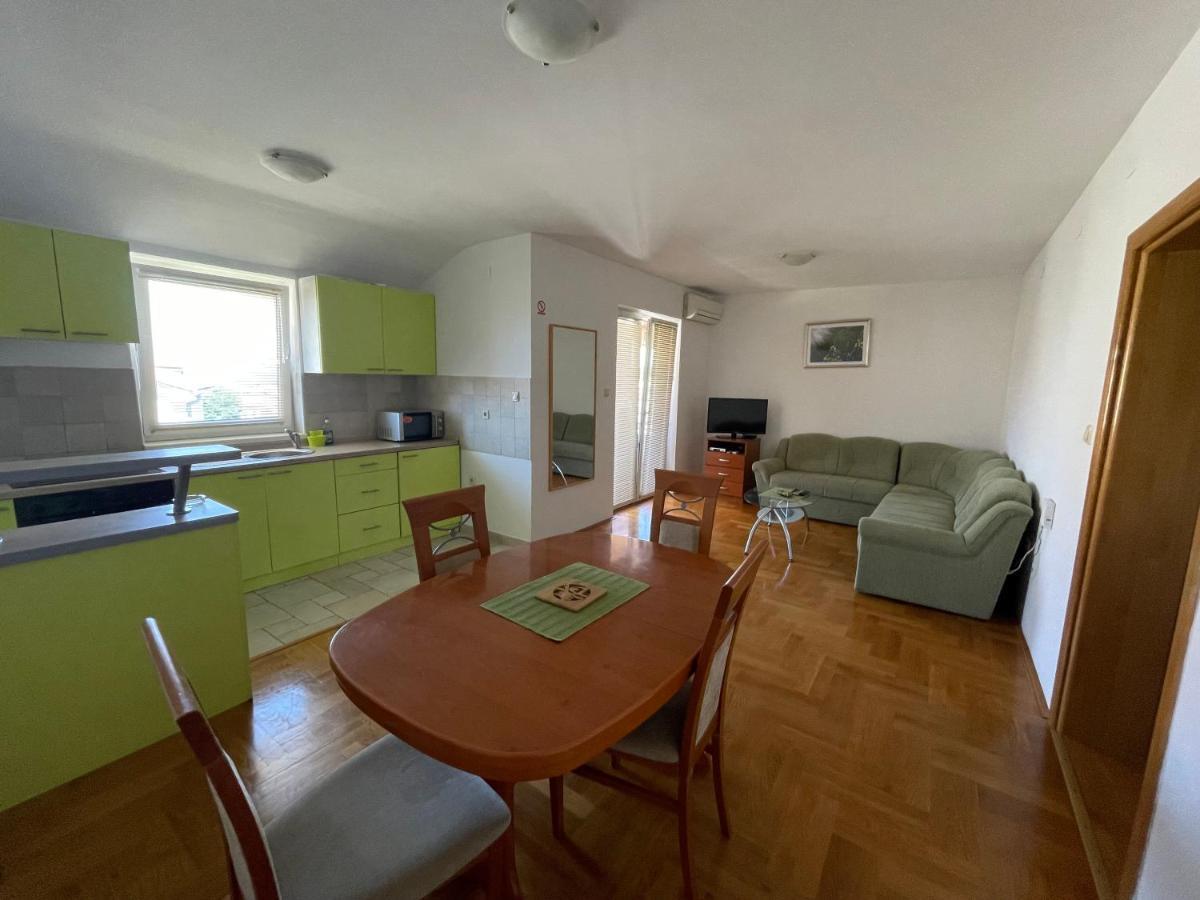 Apartments Dunja Malinska Extérieur photo