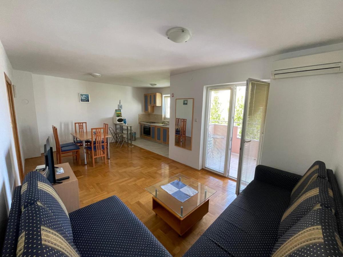 Apartments Dunja Malinska Extérieur photo