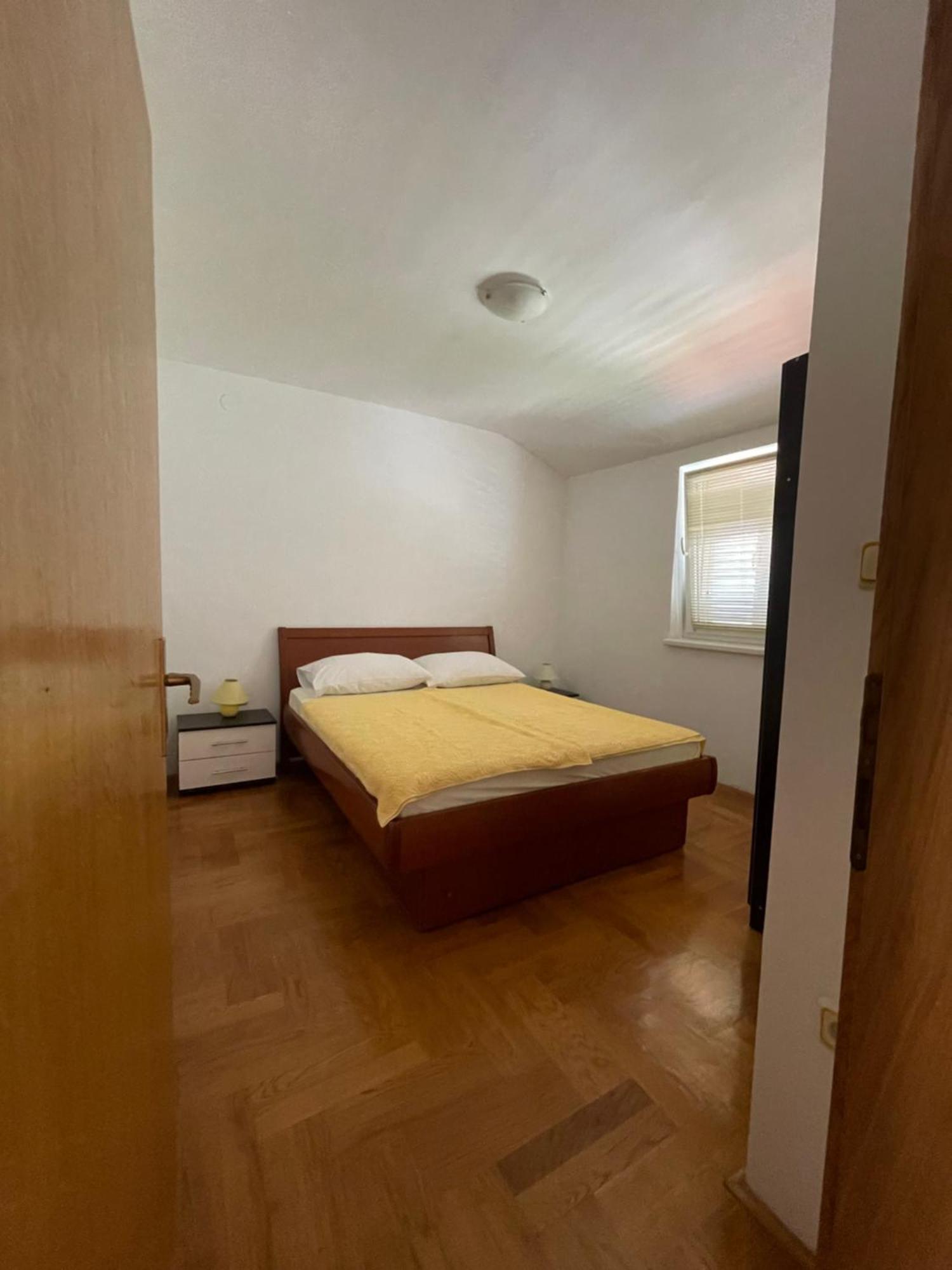 Apartments Dunja Malinska Extérieur photo