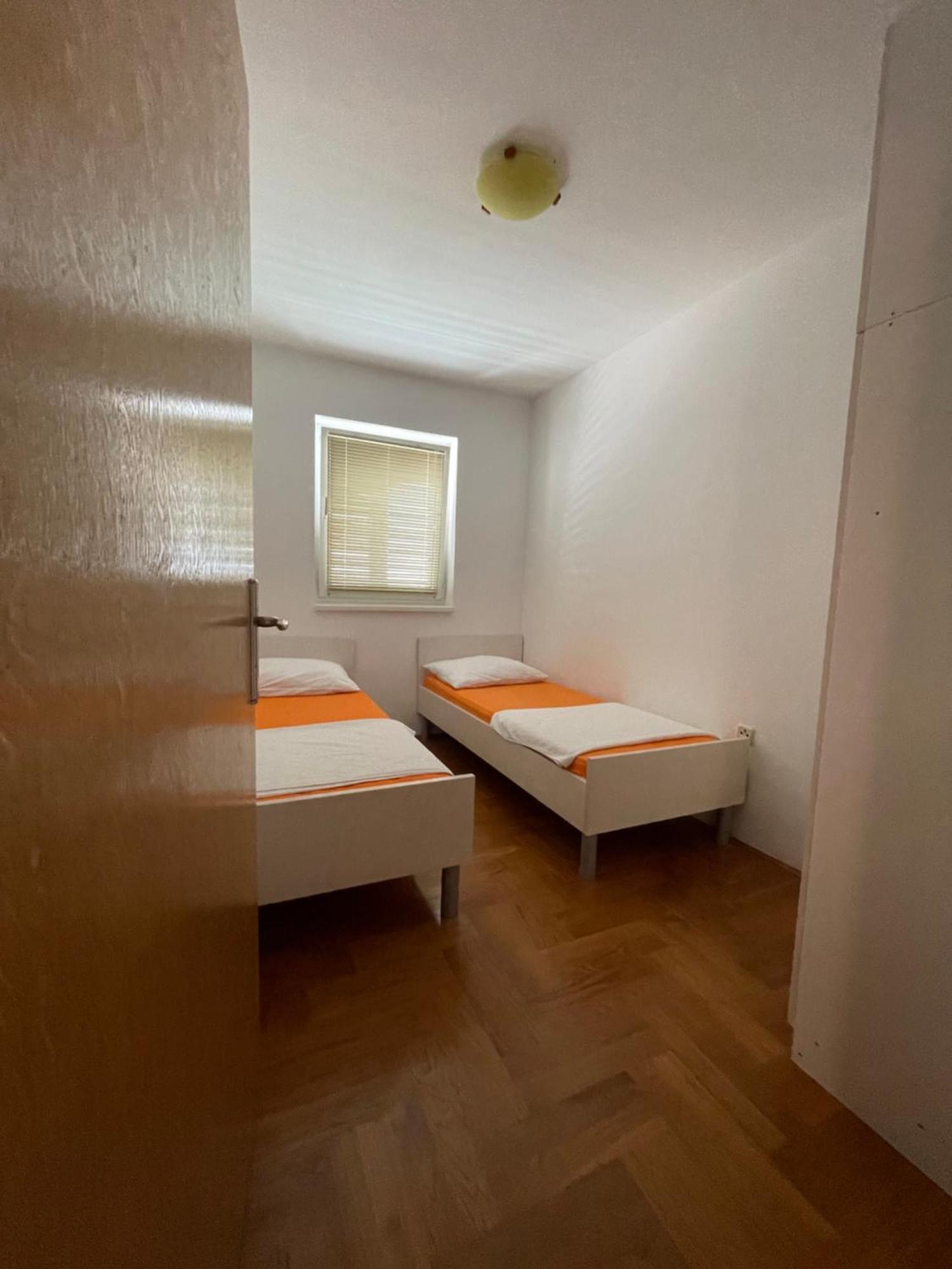 Apartments Dunja Malinska Extérieur photo