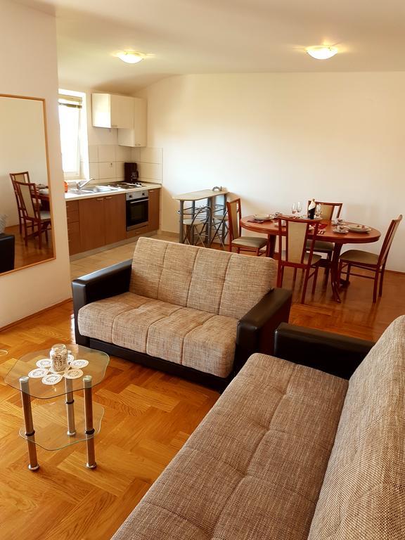 Apartments Dunja Malinska Extérieur photo